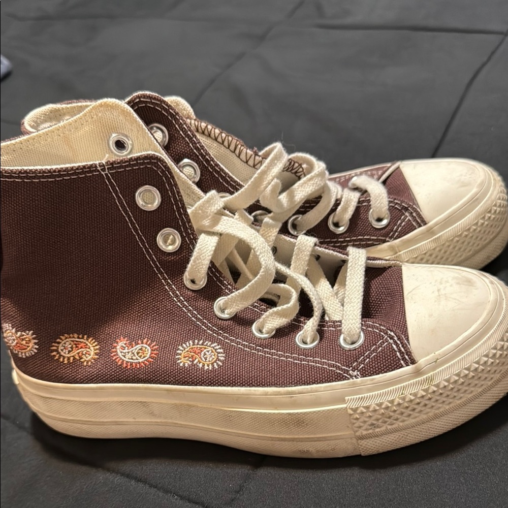Converse High-Top Sneakers Brown and Cream